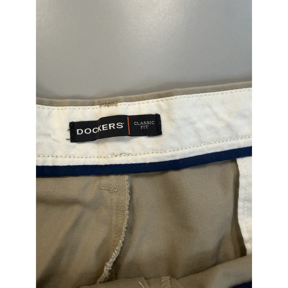 Dockers Pants Mens 42x32 Beige Classic Fit Flat Front‎ Straight Leg Chino - Picture 4 of 5